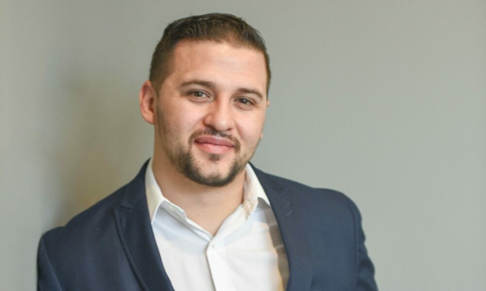 Hidden Gems: Meet Alex Navarrete of Huff Realty – Voyage Ohio Magazine